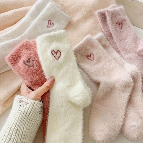 Rebellious Rose Accessories - 5 Pairs Heart Embroidery Socks, Cute & Warm Fluffy Thick Floor Mid Tube Socks